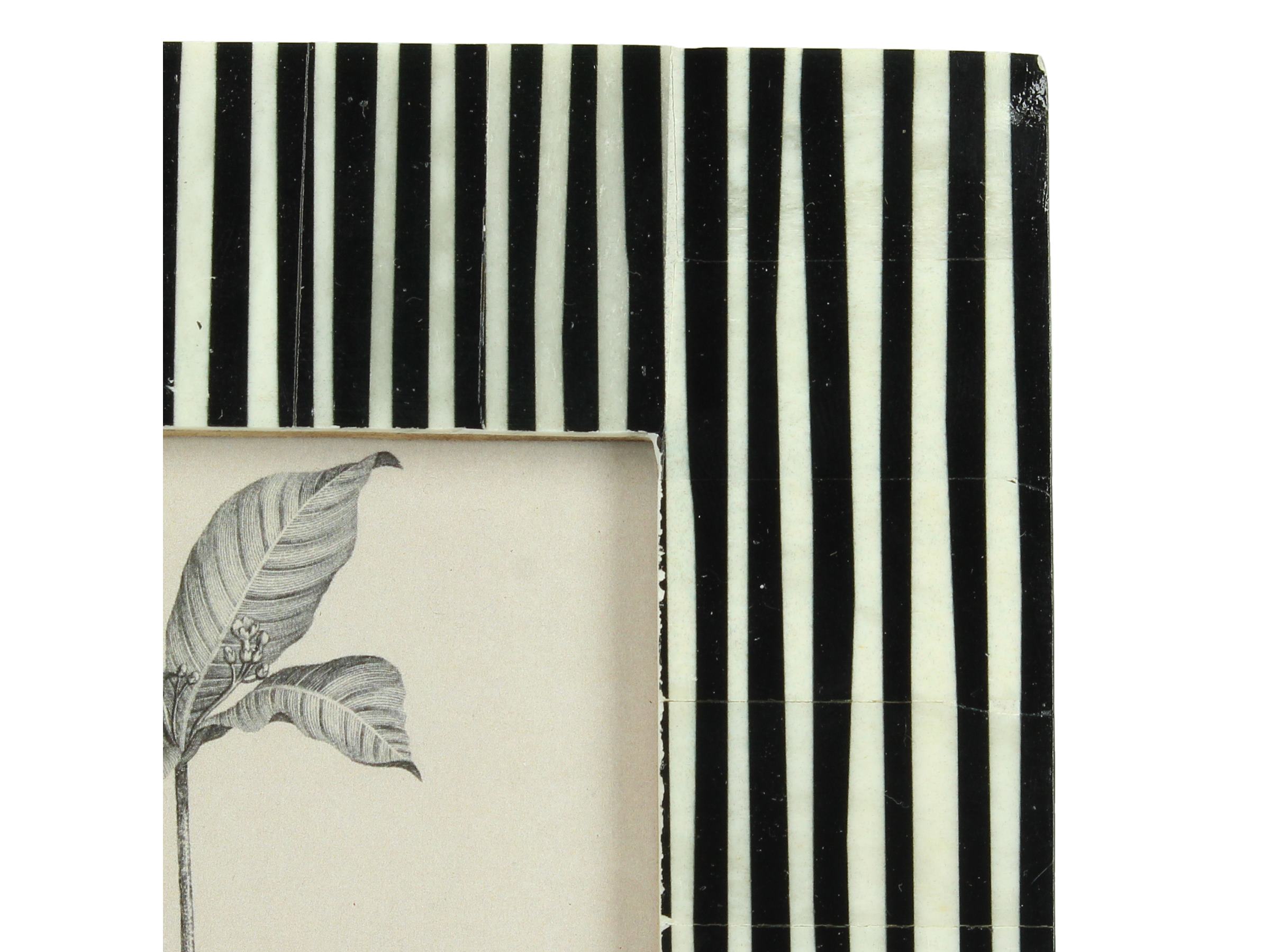 Photo Frame Black and White Stripes