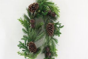 Xmas Garland With Pines & Bells