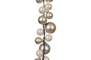 Xmas Garland With Matt & Shiny Ball