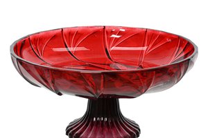 Cake Stand Glass Swirl Relief