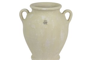 Vase With 2 Handle