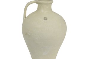 Vase With 1 Handle