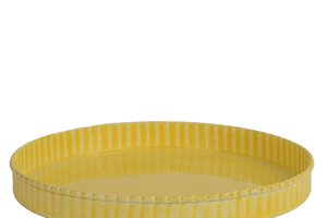 Tray Scalloped Round