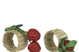 Napin Ring With Berries