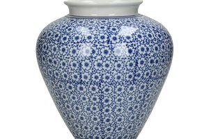 Vase Chinoiserie Style